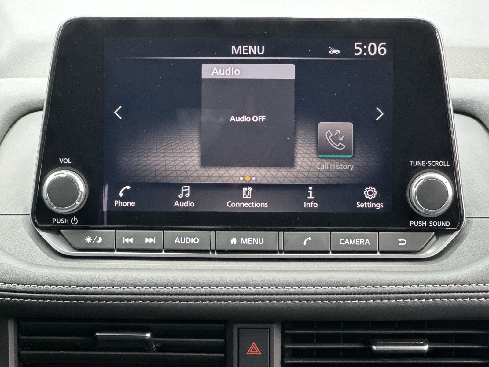 2025 Nissan Rogue SV photo 3