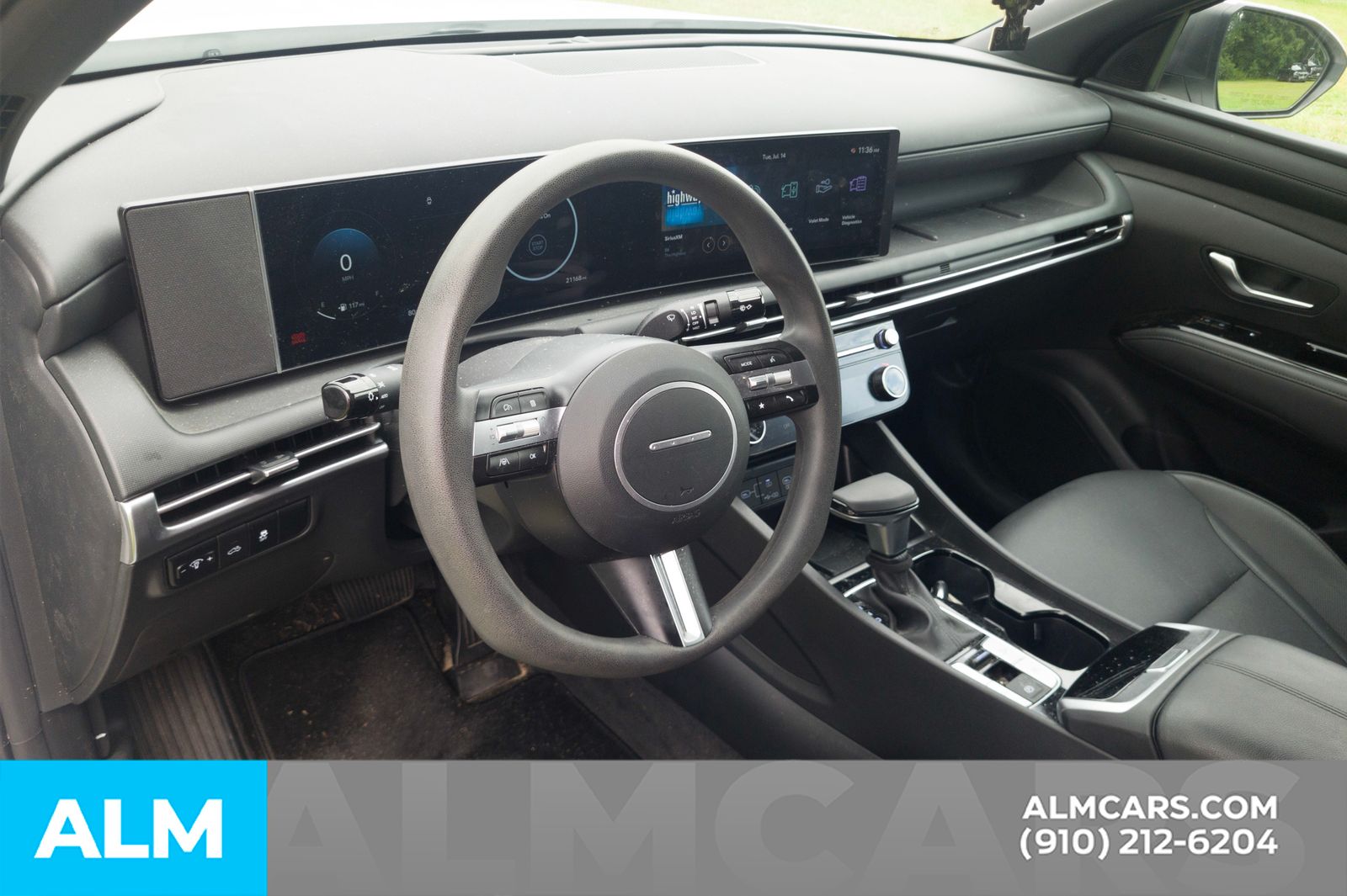 Used 2025 White Hyundai SEL image 6