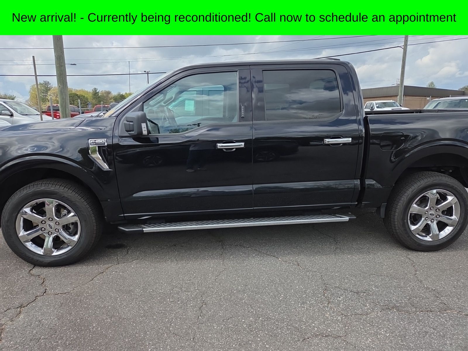 View vehicle photo 4