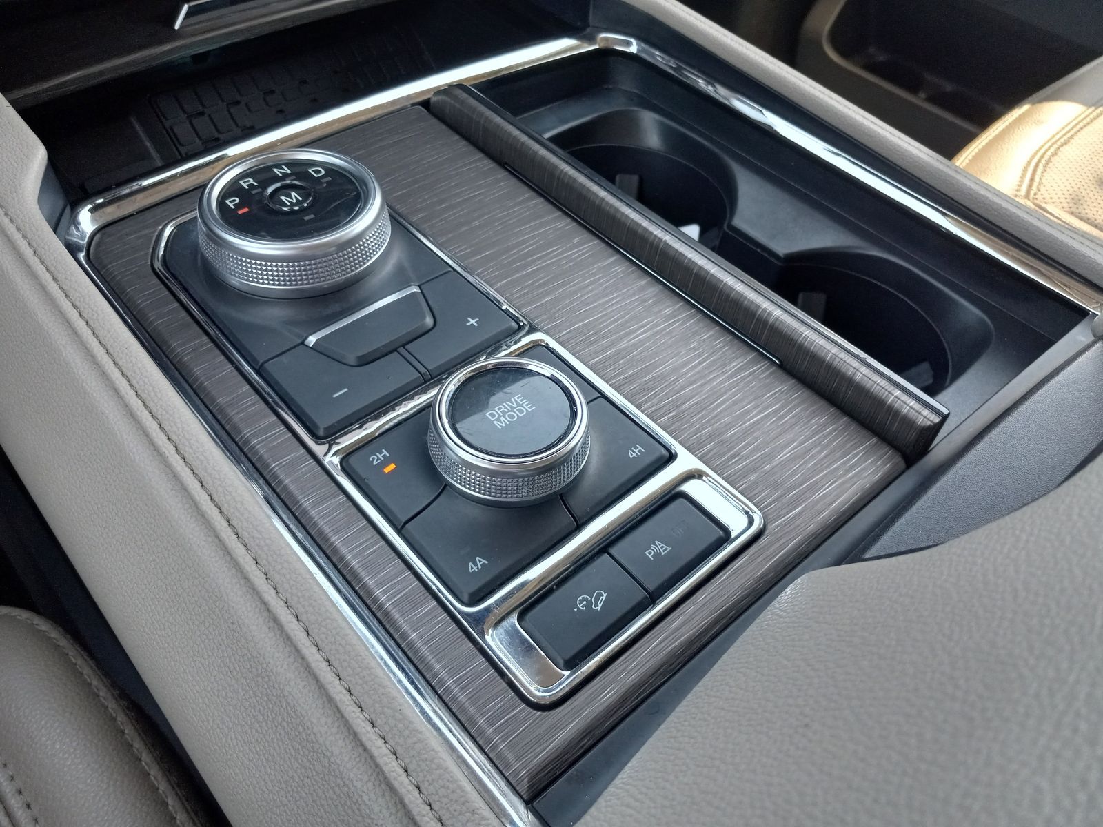 2024 Ford Expedition image 26