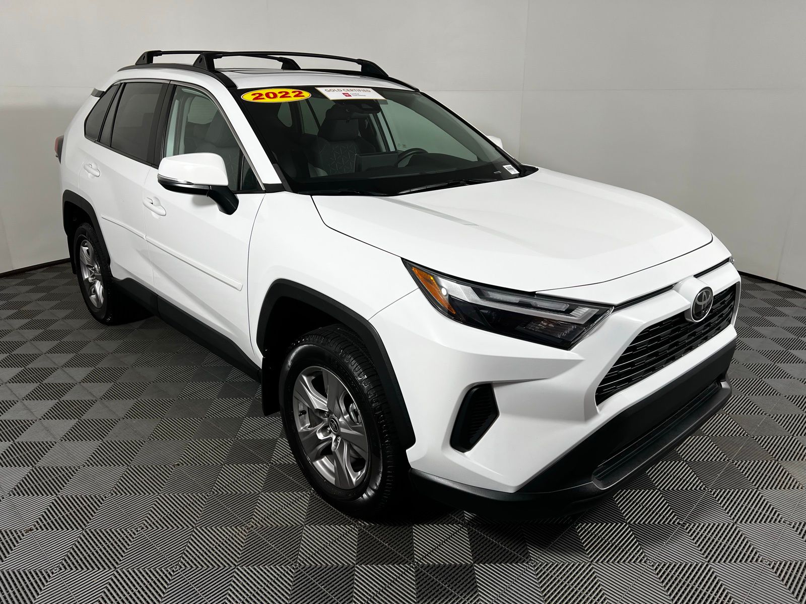 Thumbnail: 2022 Toyota RAV4 - 3