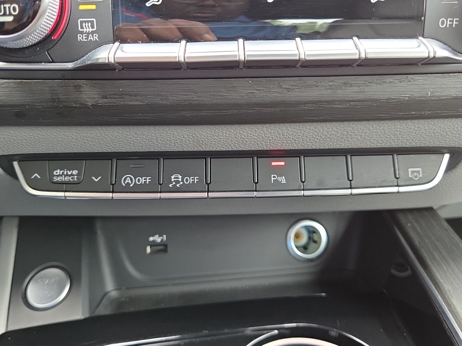 Used 2024  Audi 45 S line Premium Plus image 25