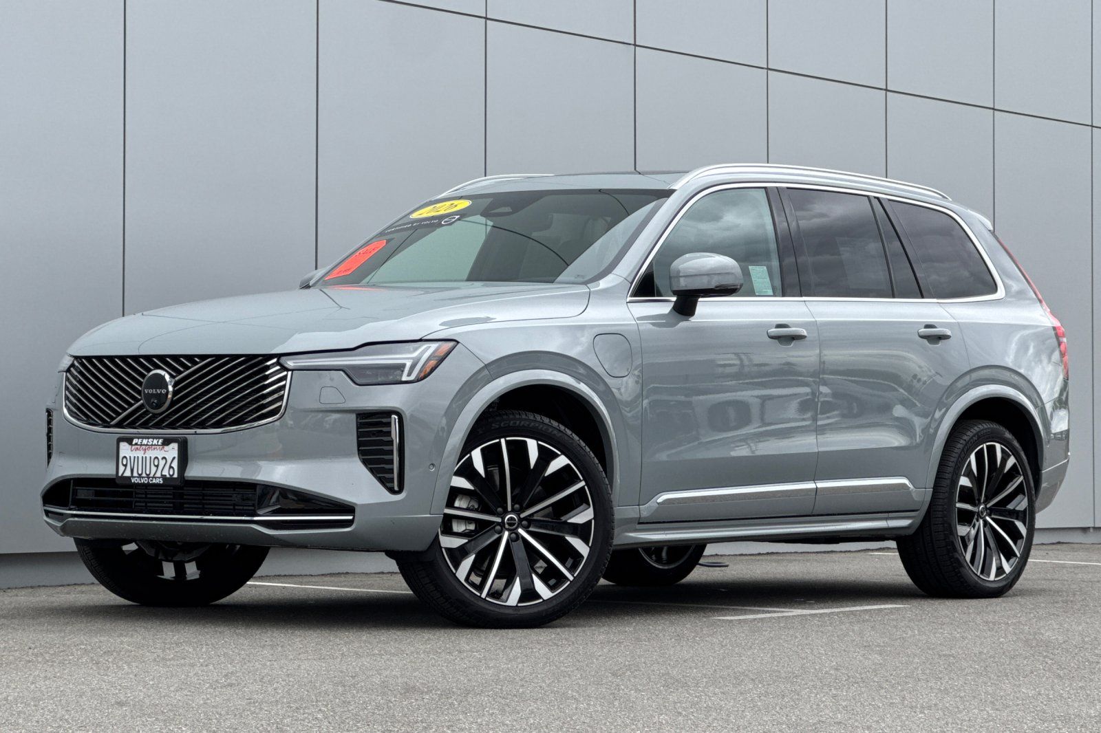 Vapour Gray Metallic 2026 Volvo XC90 Recharge T8 Plus 7-Passenger eAWD SUV / Crossover All-Wheel Drive Automatic