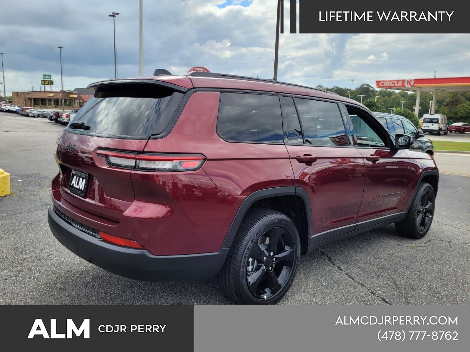 New 2025 Velvet Red Pearl-Coat Exterior Paint Jeep Altitude X image 14