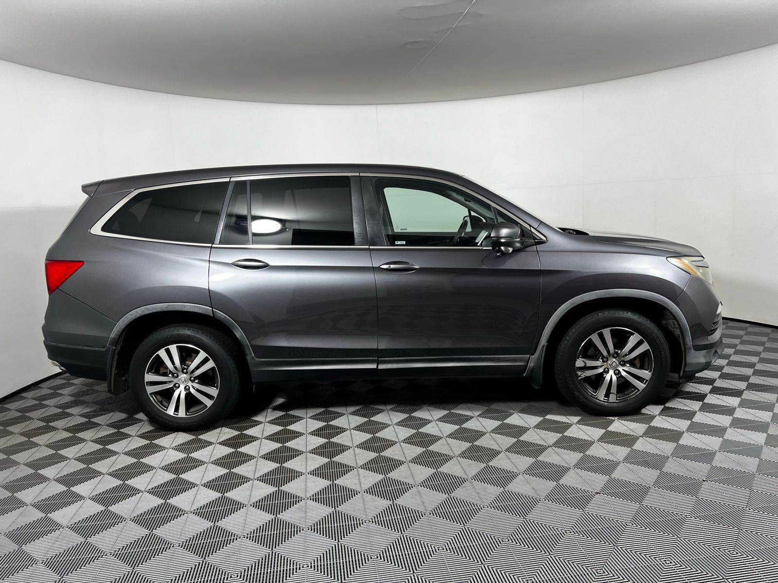 Thumbnail: 2016 Honda Pilot - 4