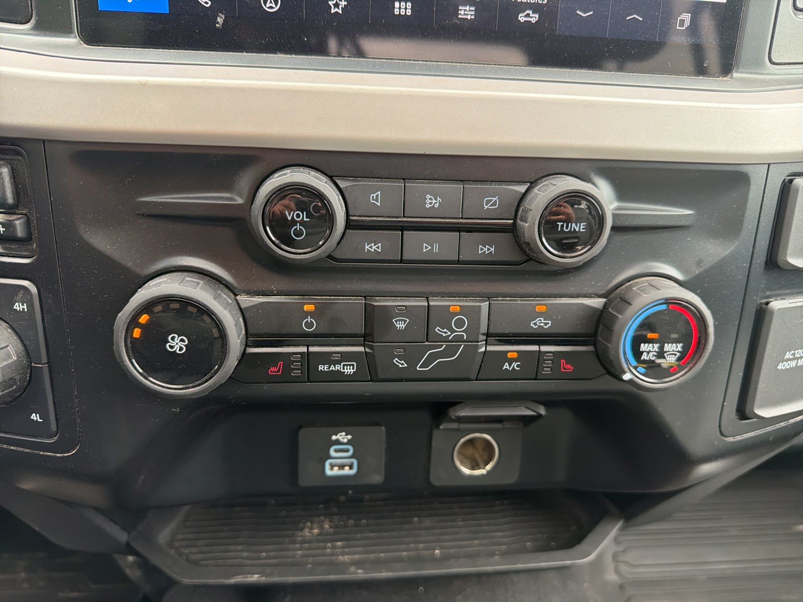 Used 2023 Black Ford XLT image 22