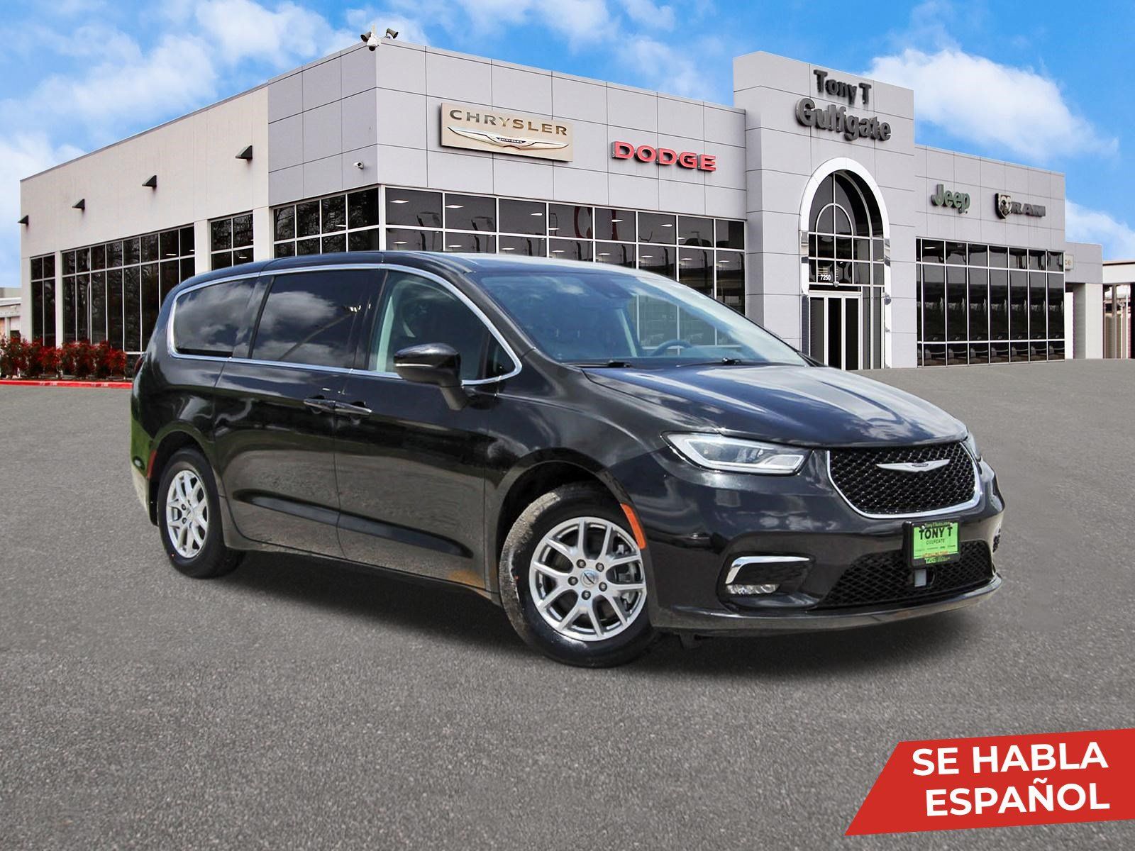 Brilliant Black Crystal Pearlcoat 2023 Chrysler Pacifica Minivan Front-Wheel Drive 9-Speed Automatic