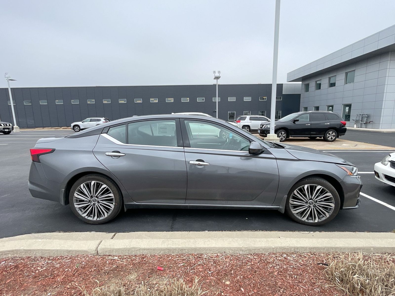 2024 Nissan Altima 2.5 SL 20