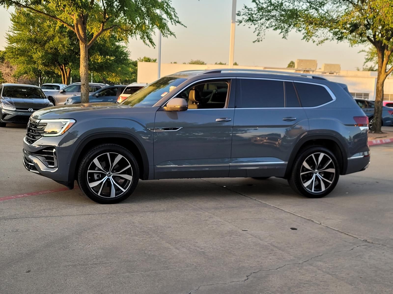 used 2025 Volkswagen Atlas car, priced at $44,900