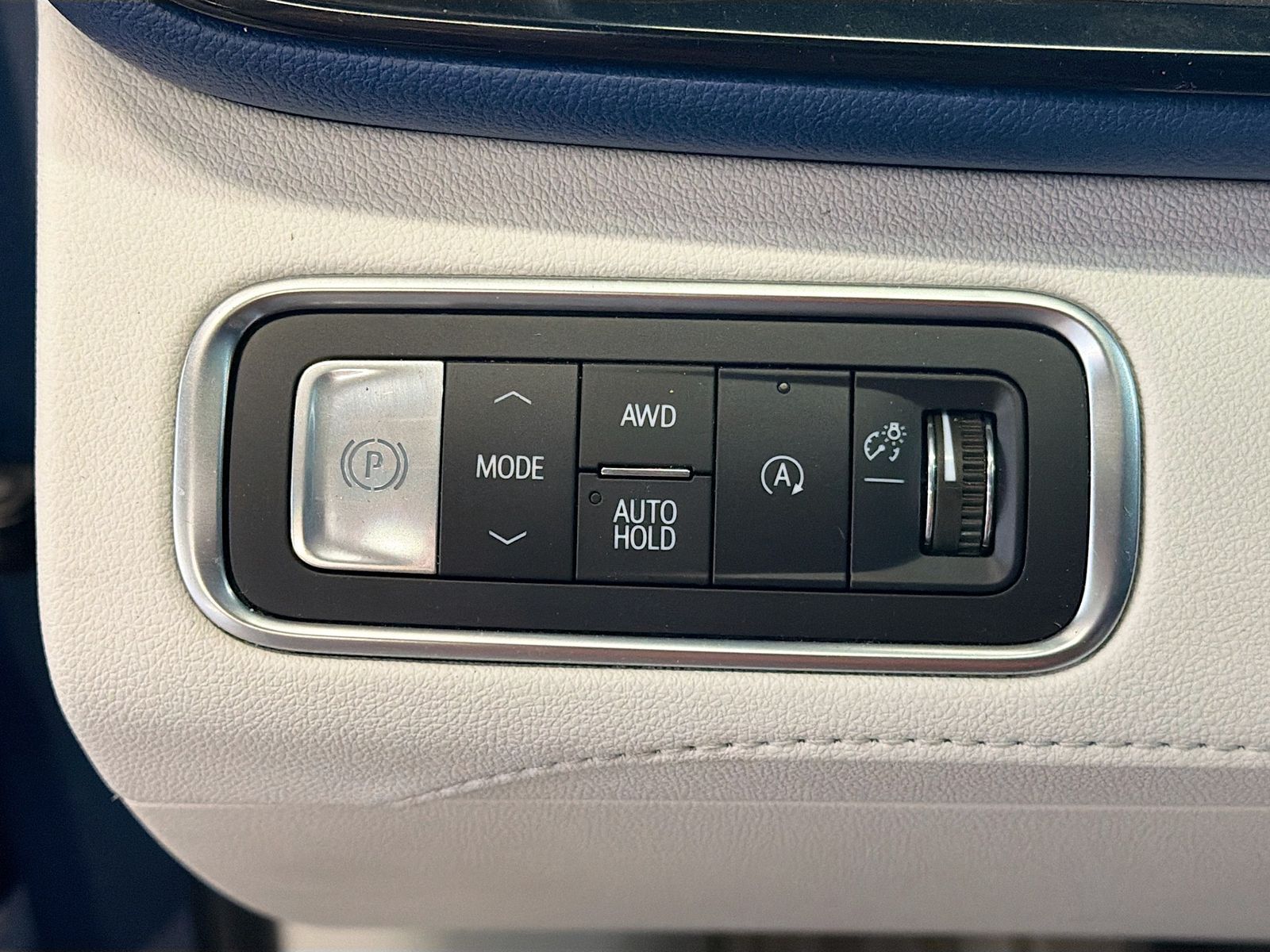 Used 2026 Blue Buick Avenir image 10
