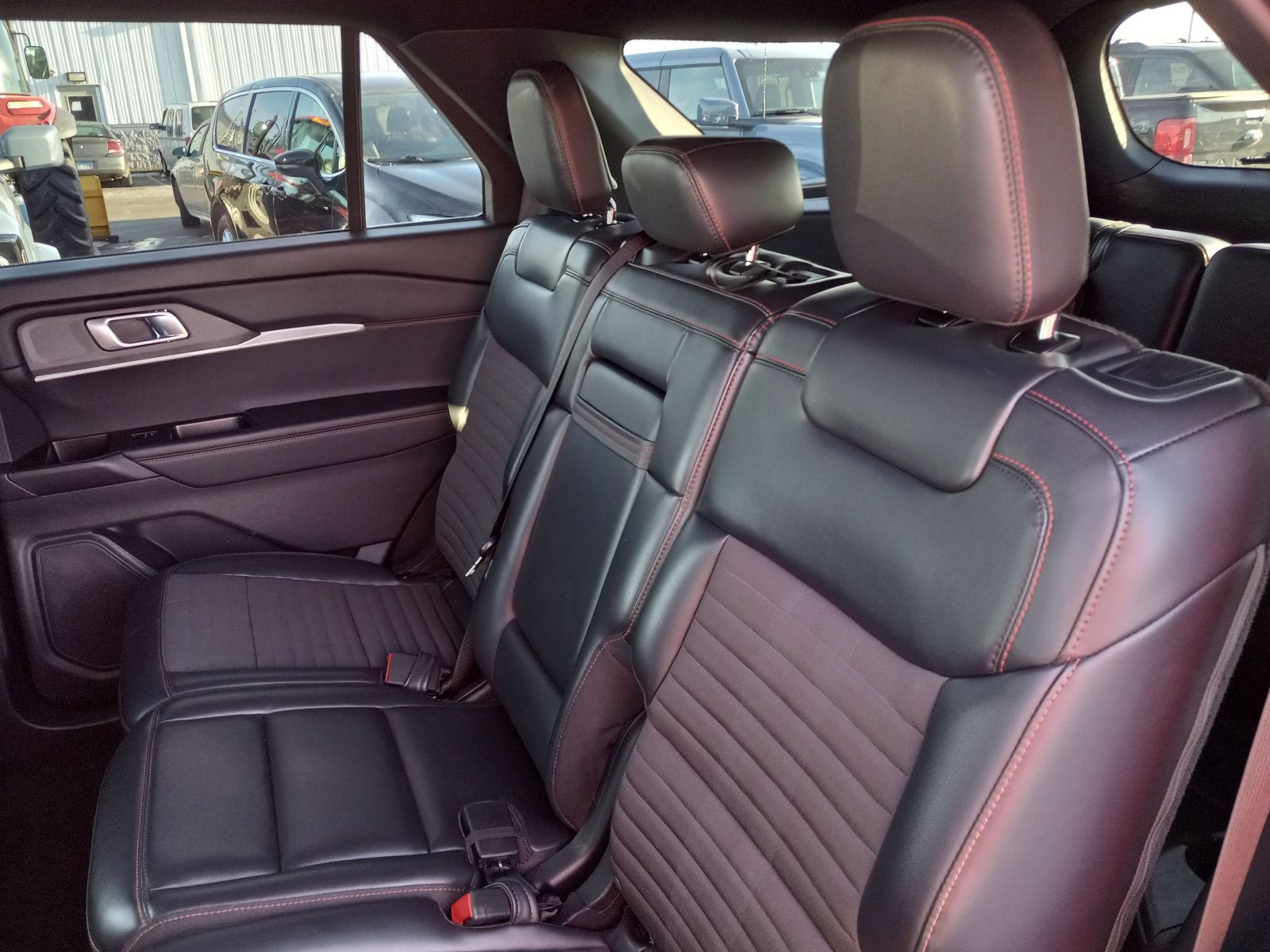2025 Ford Explorer image 15