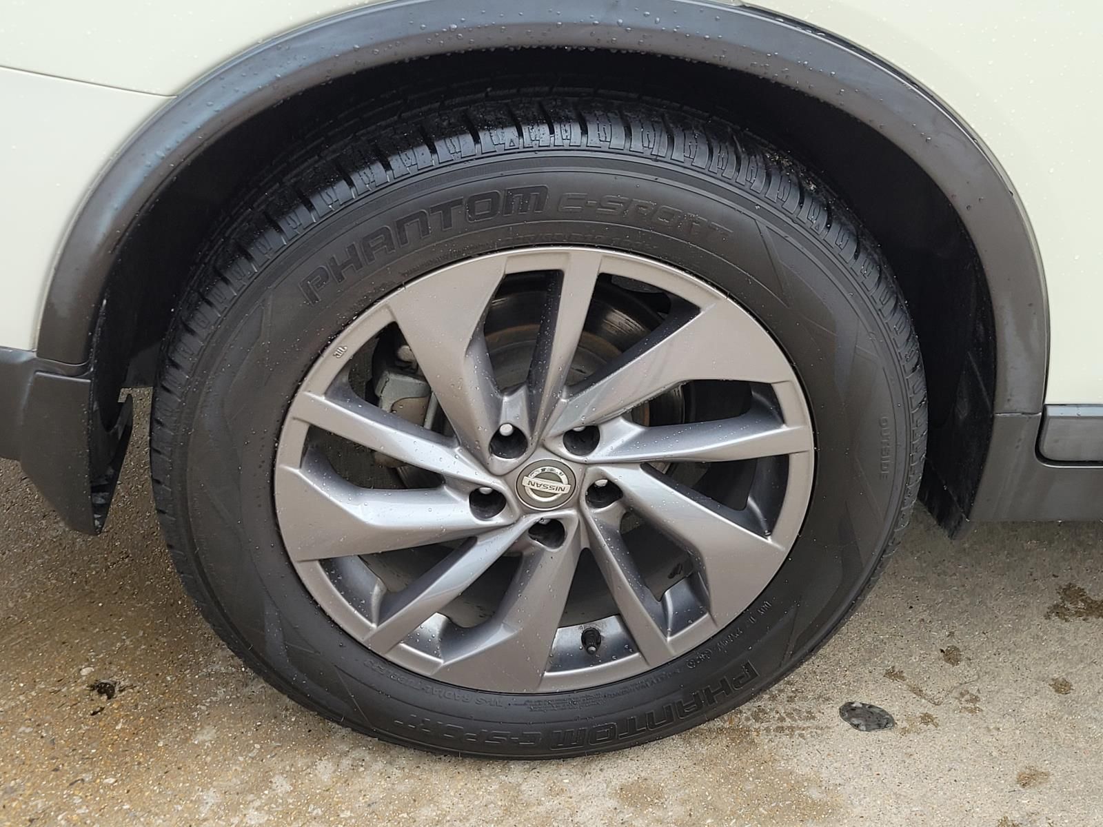 used 2016 Nissan Rogue car, priced at $14,000