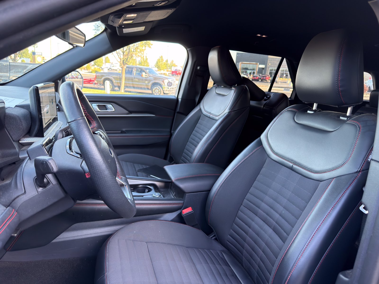 Used 2025 Ford Explorer SUV