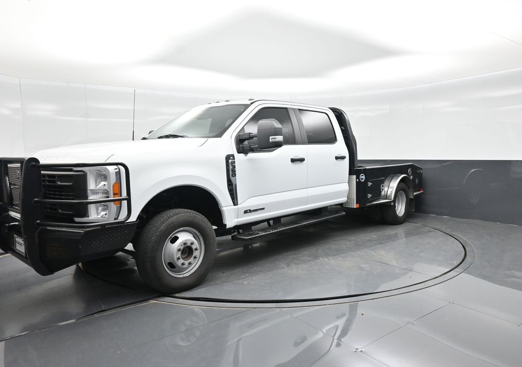 2023 Ford F-350 Super Duty Chassis XL Crew Cab DRW 4WD