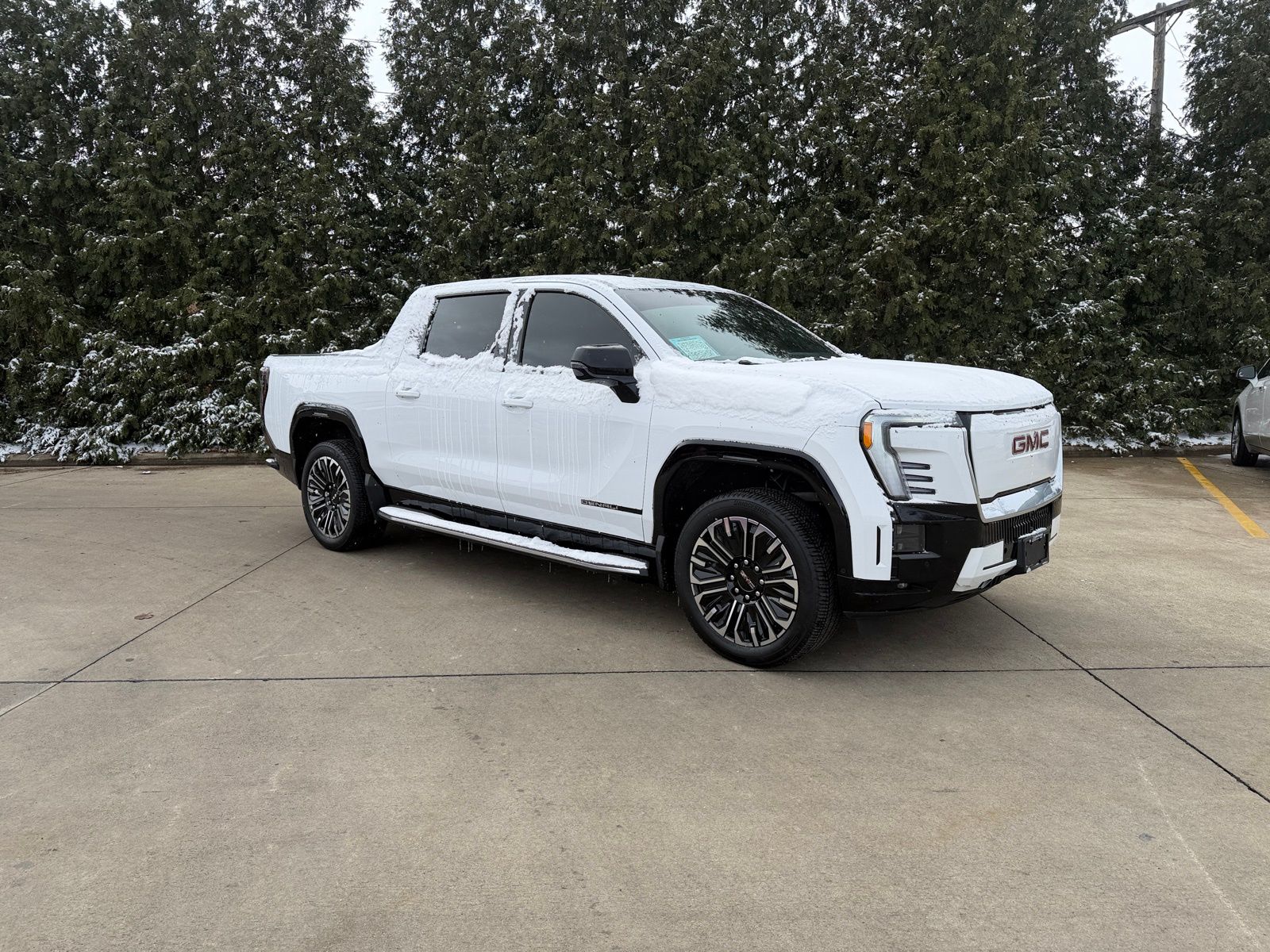 2026 GMC Sierra EV Denali Crew Cab (Standard Range) e4WD