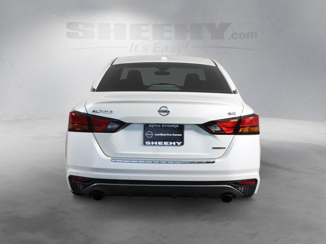 Used 2022 White Nissan 2.0 SR image 6