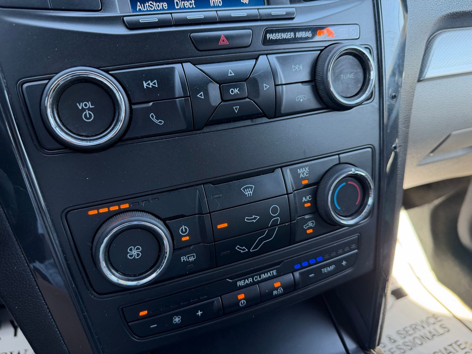 2018 Ford Explorer image 21