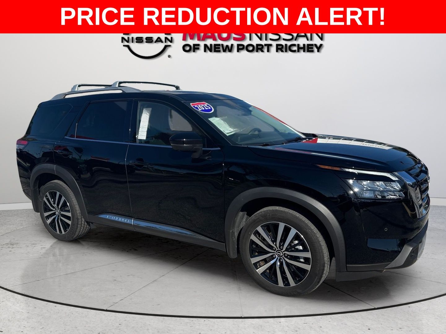 Super Black 2025 Nissan Pathfinder SUV / Crossover Front-Wheel Drive 9-Speed Automatic