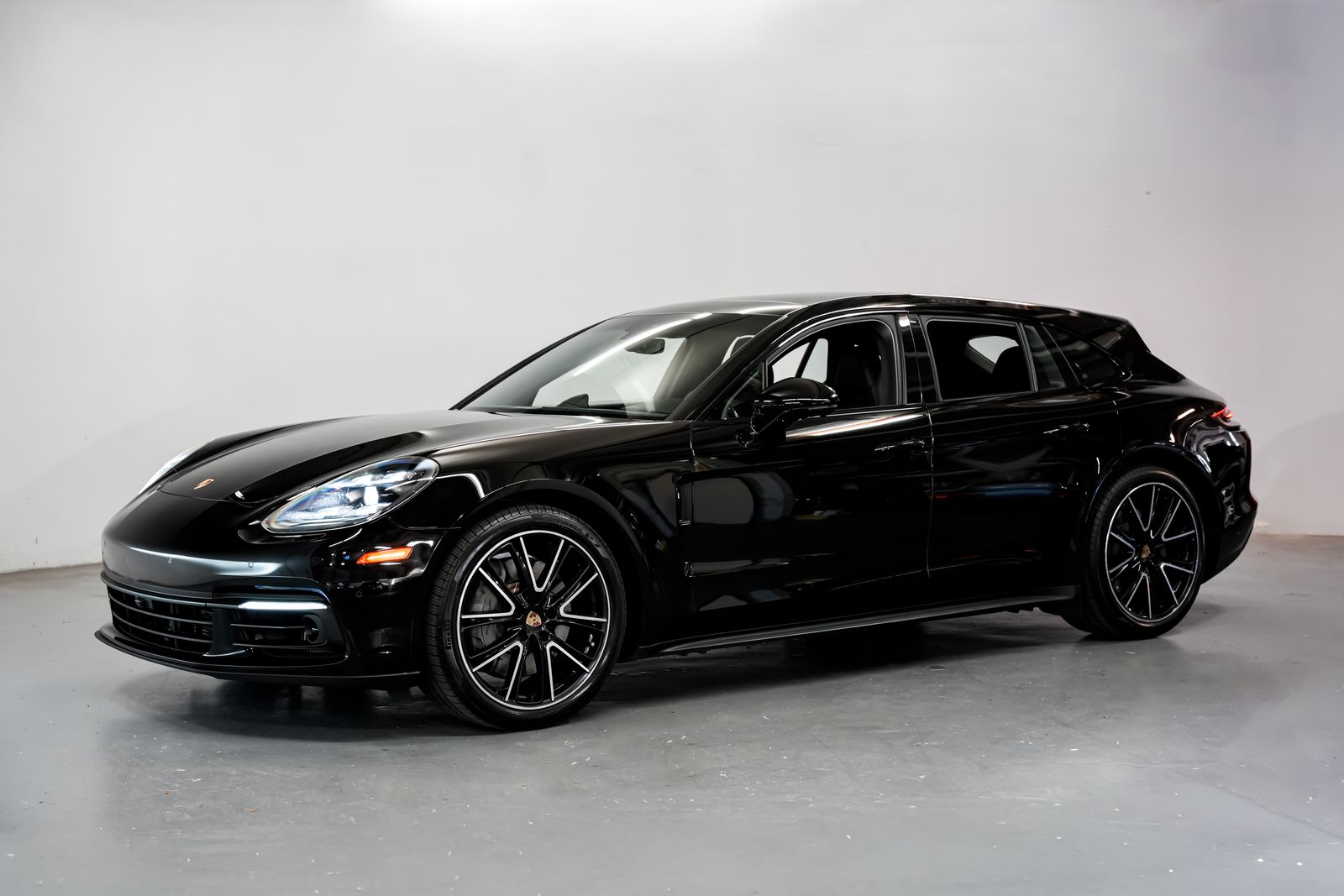 2018 Porsche Panamera Sport Turismo 4S — photo 5