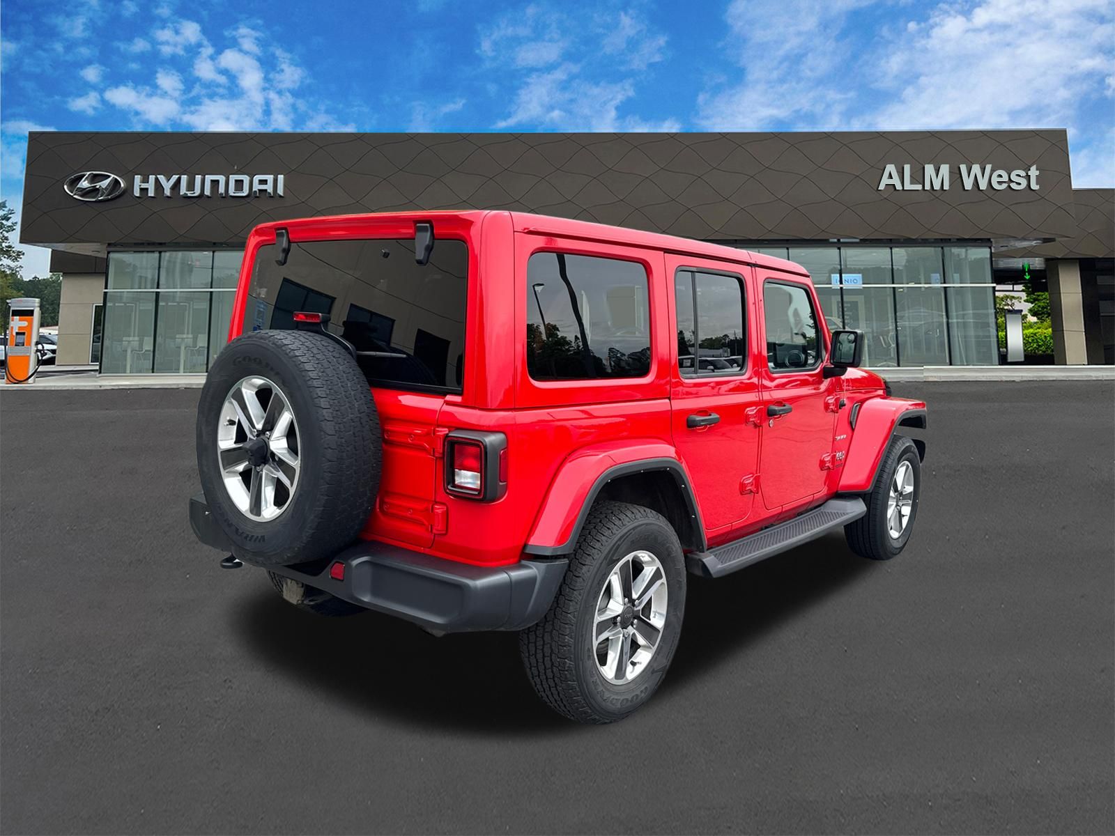 Used 2021 Firecracker Red Clearcoat Jeep Unlimited Sahara image 5