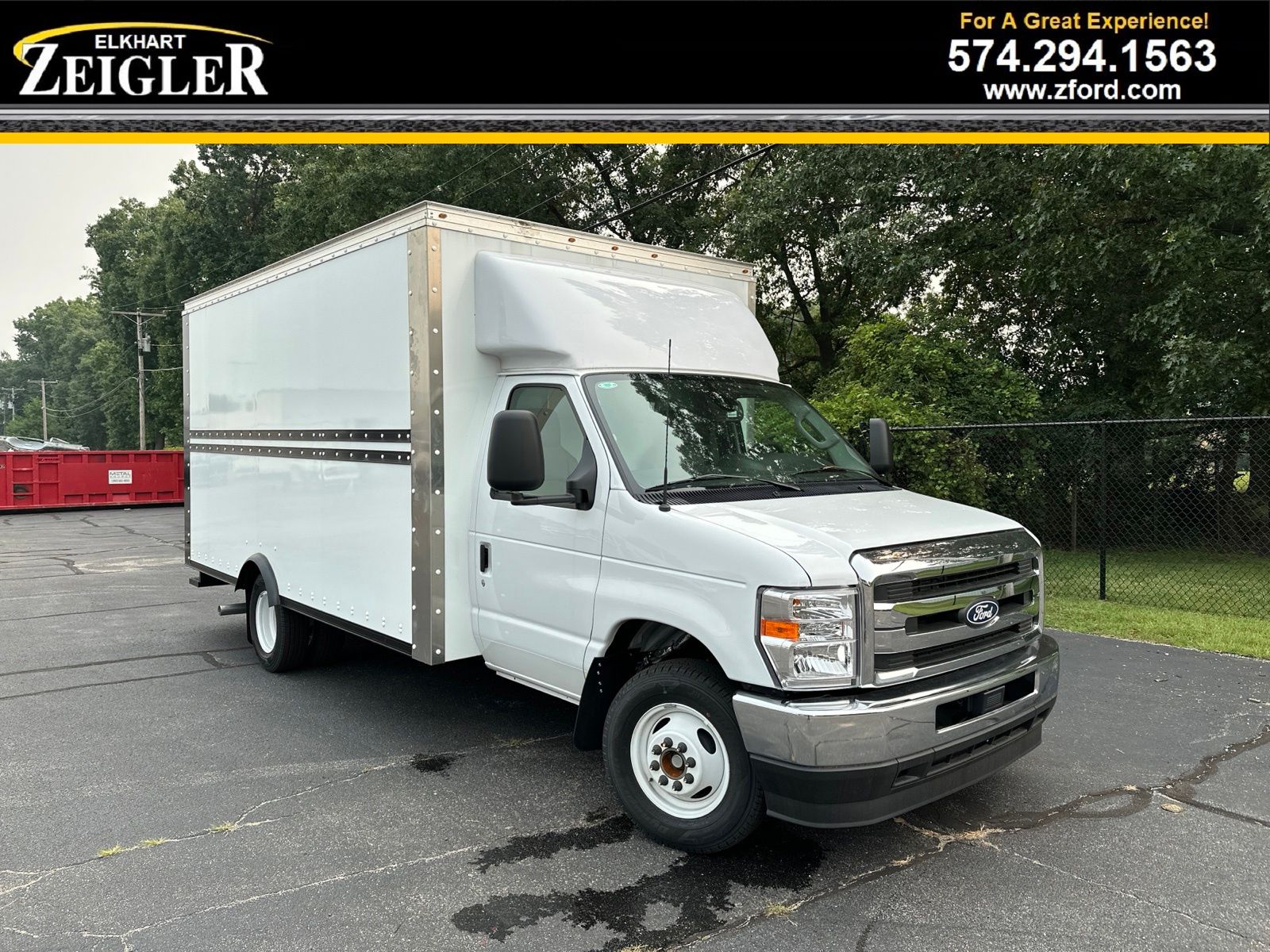 Oxford White 2026 Ford E-Series Chassis Pickup Truck Rear-Wheel Drive 6-Speed Automatic Overdrive