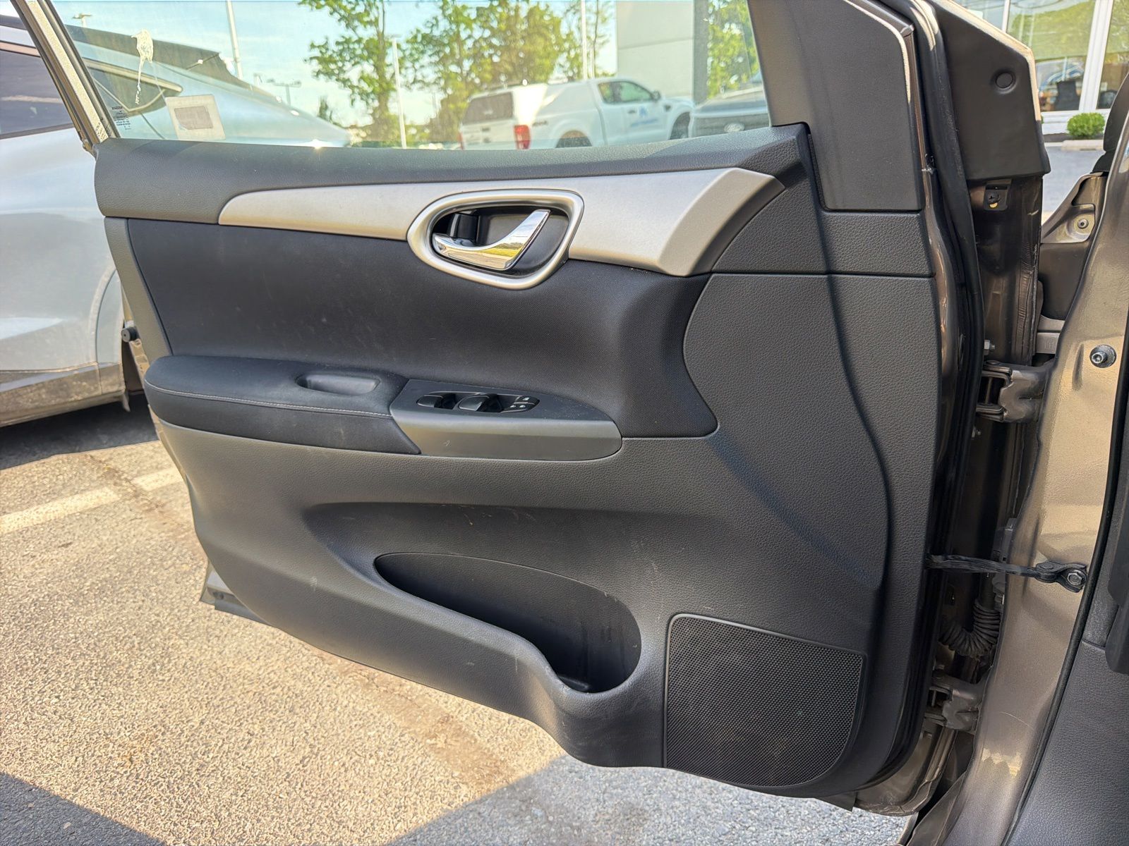 Used 2015 Titanium Nissan SV image 22