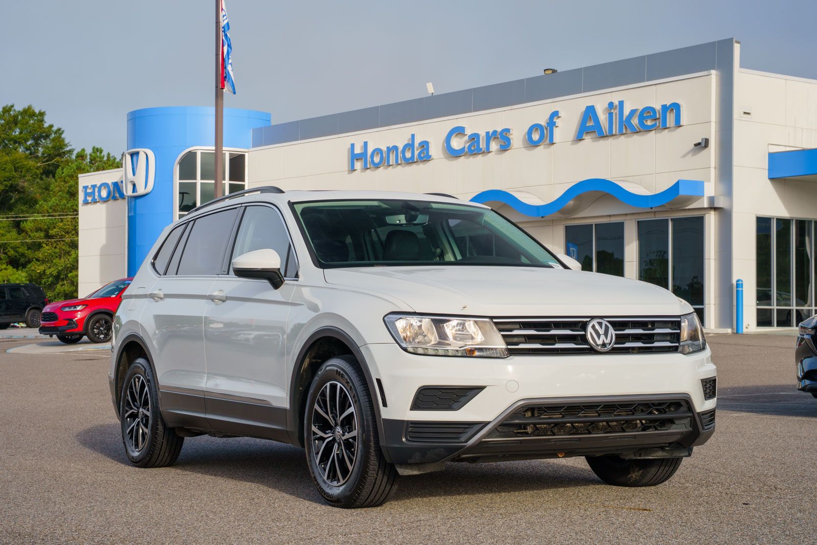 Pure White 2021 Volkswagen Tiguan SUV / Crossover Front-Wheel Drive 8-Speed Automatic