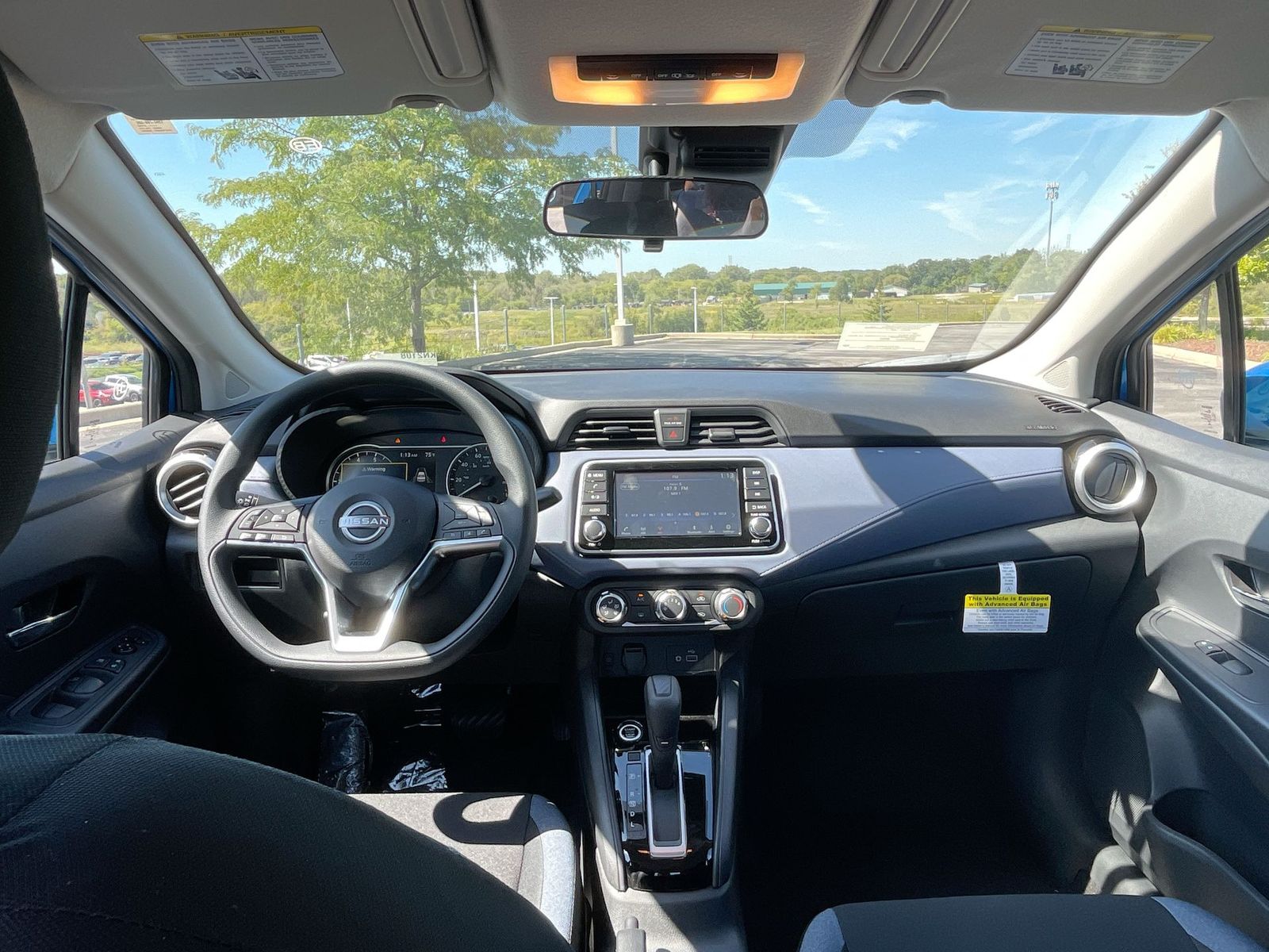 2024 Nissan Versa 1.6 SV 23