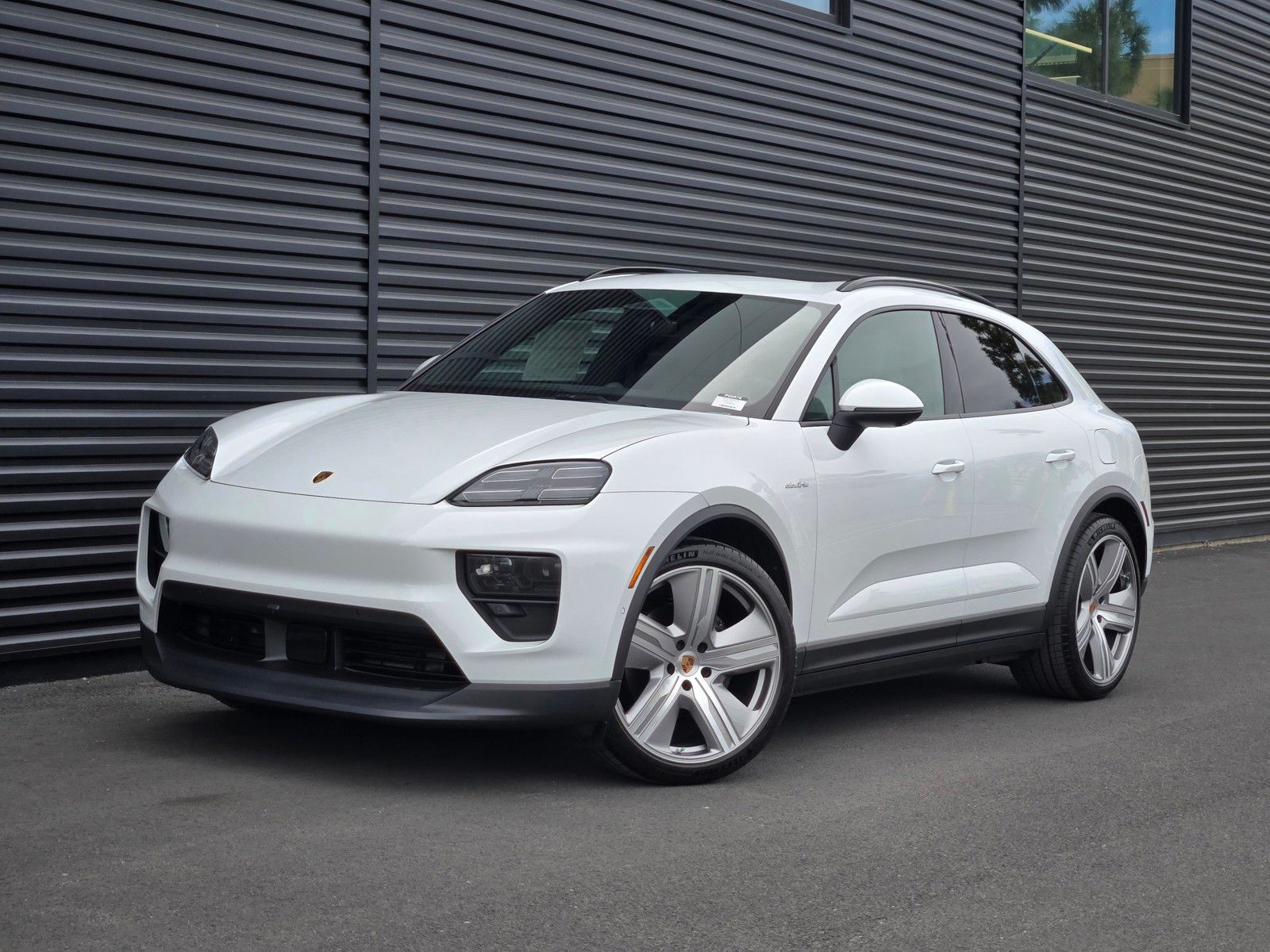2026 Porsche Macan Electric 4 — full photo 1 of 27