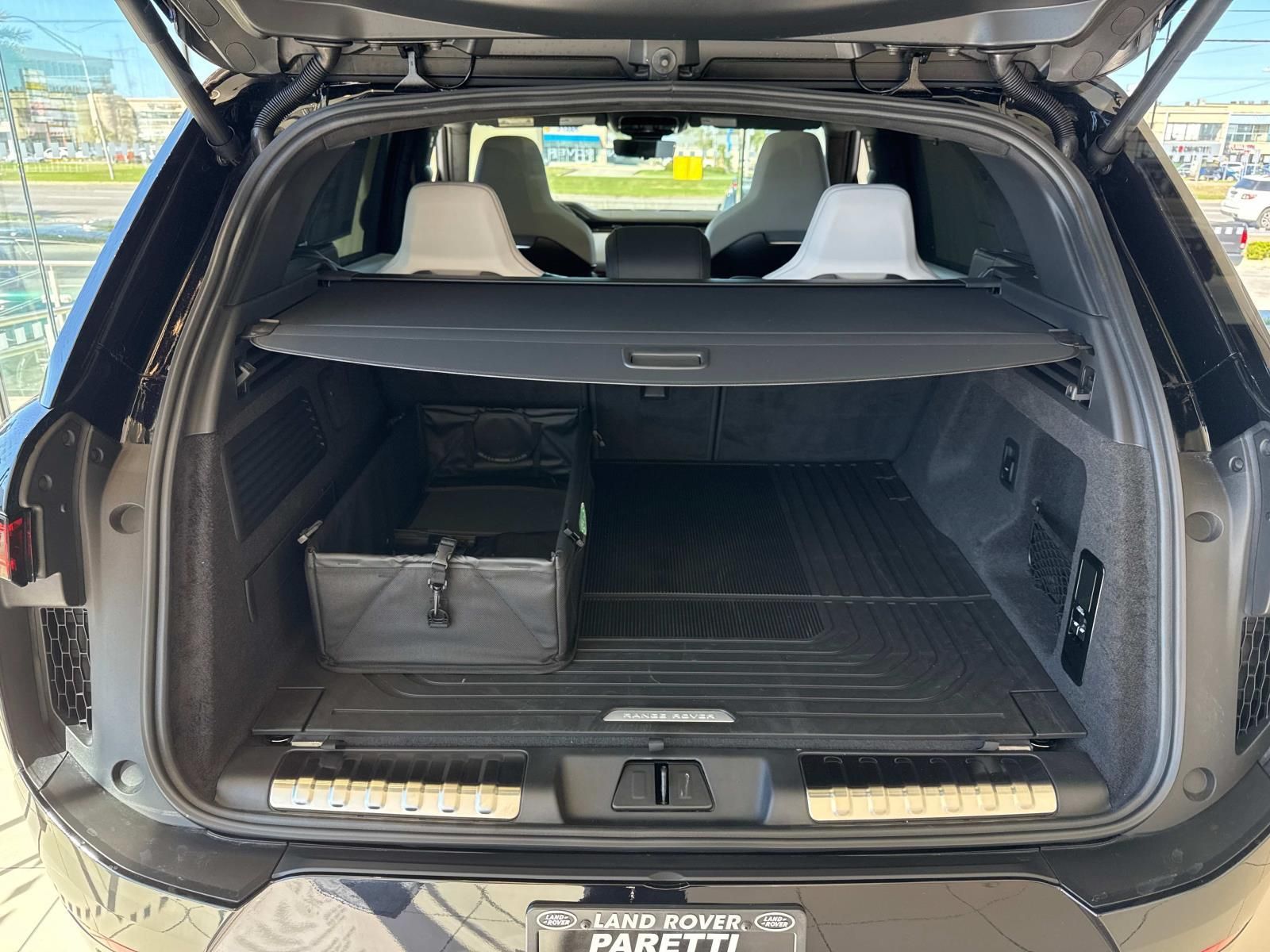 View vehicle photo 7