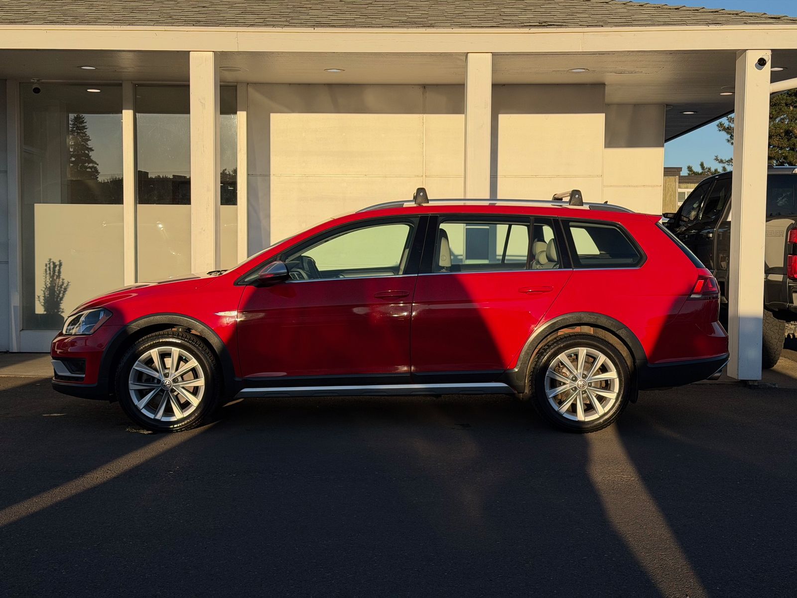 View vehicle photo 3