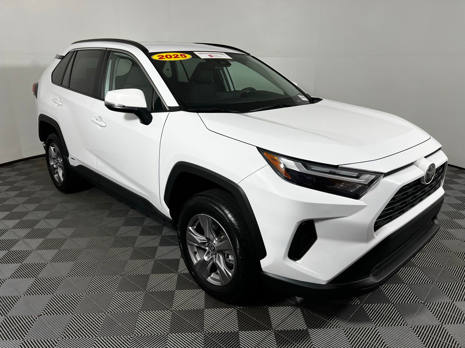 Thumbnail: 2025 Toyota RAV4 - 3