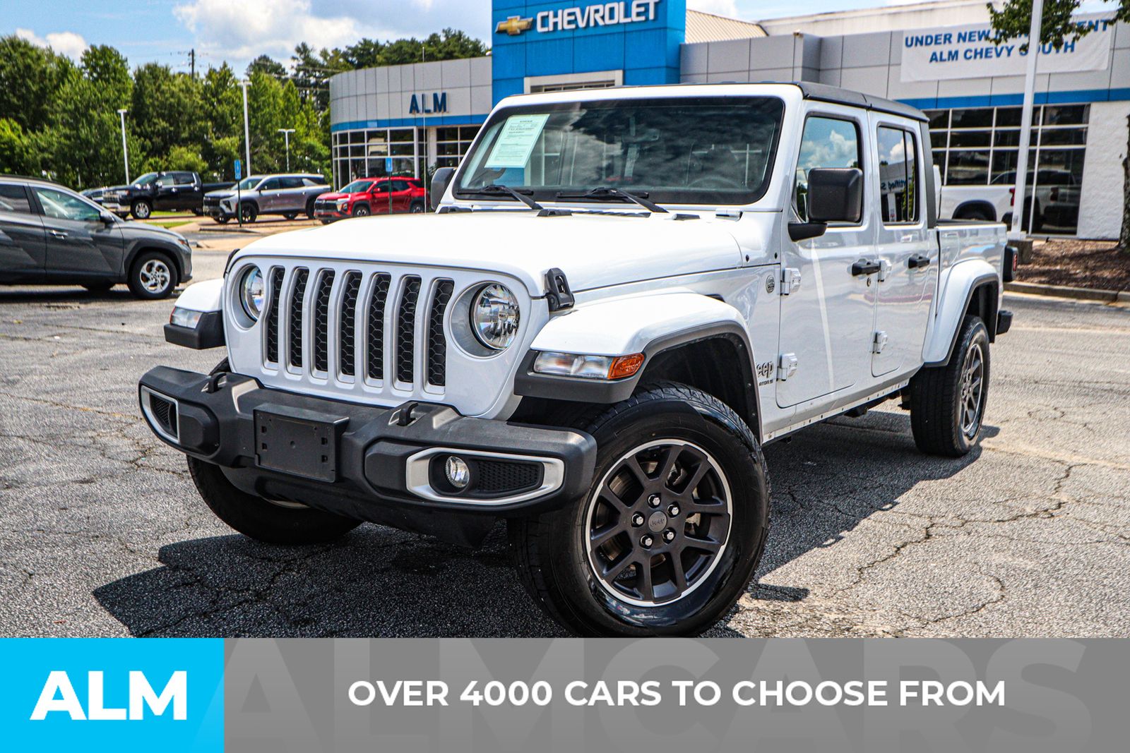 2023 Jeep Gladiator Overland photo 2