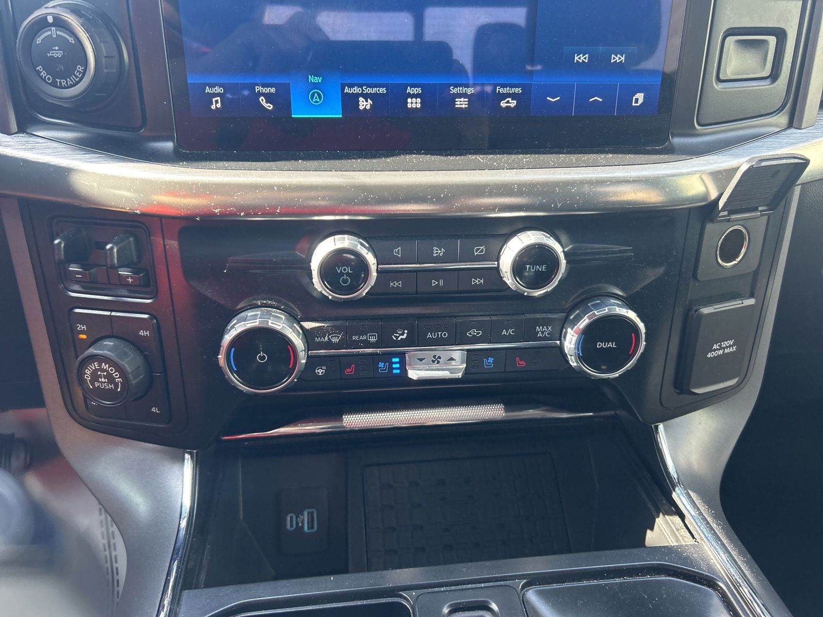 Certified Used 2023 Oxford White Ford Lariat image 21