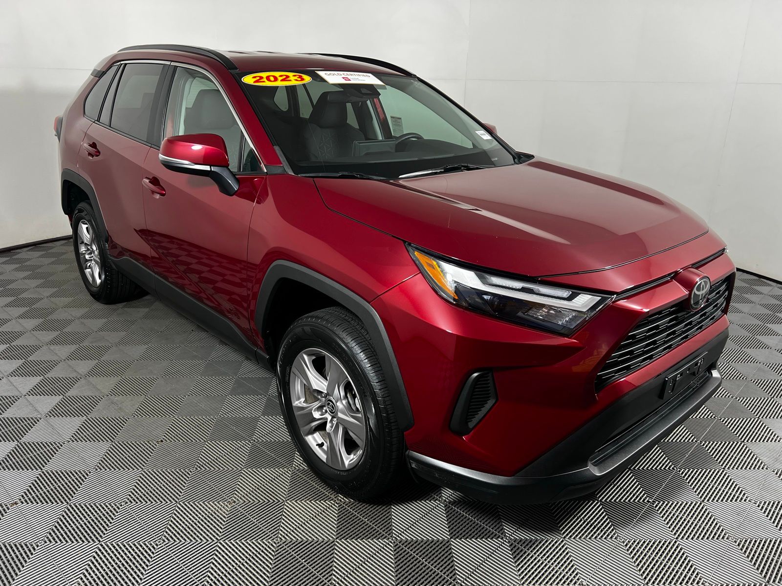 2023 Toyota RAV4 XLE 3