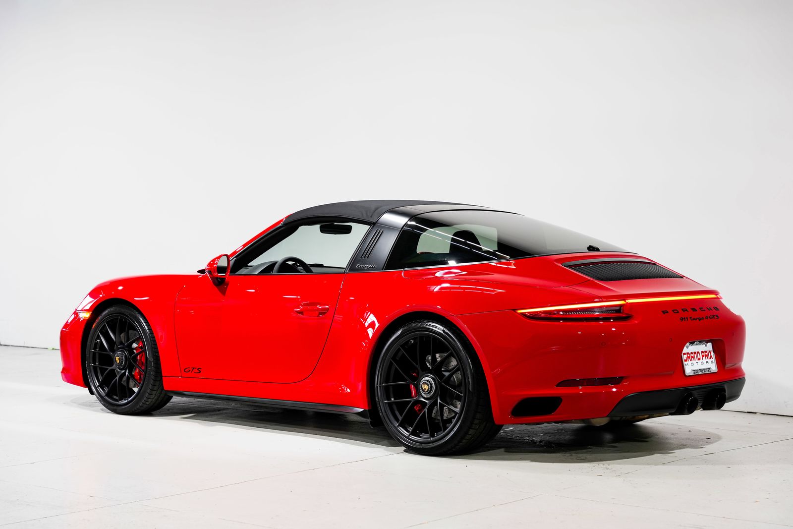 2017 Porsche 911 Targa 4 GTS — photo 9