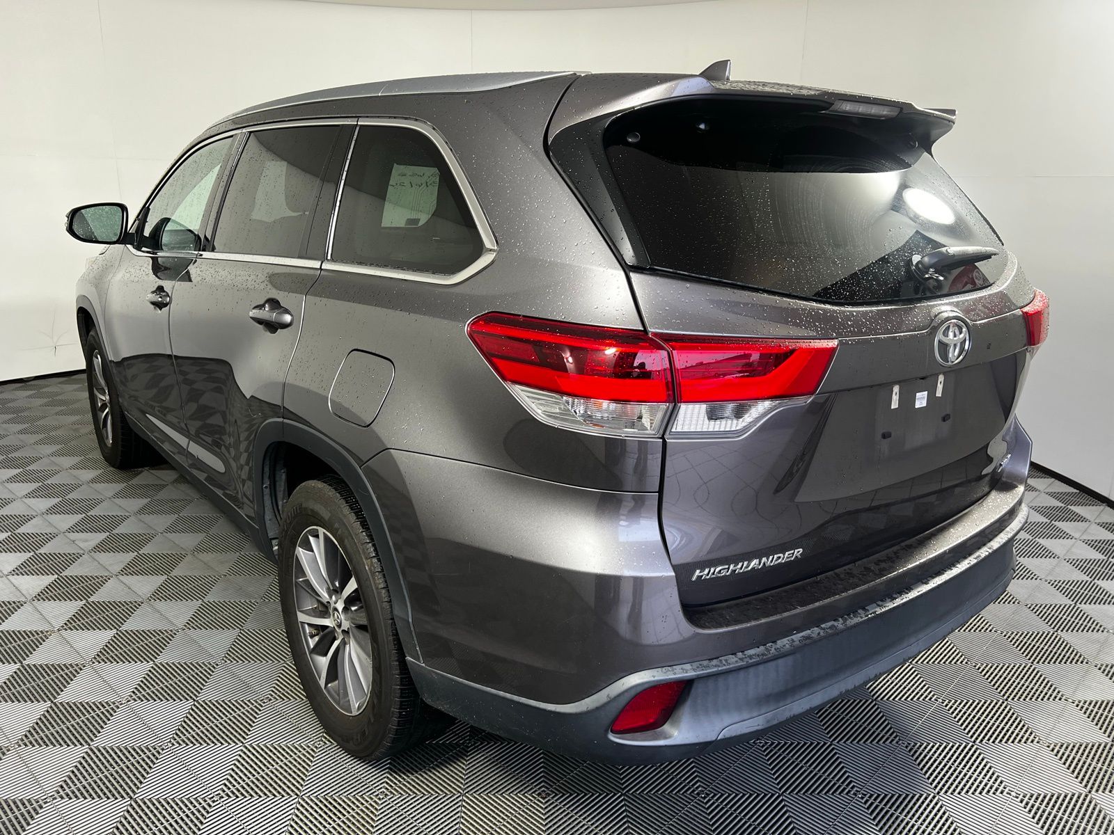 Thumbnail: 2019 Toyota Highlander - 7