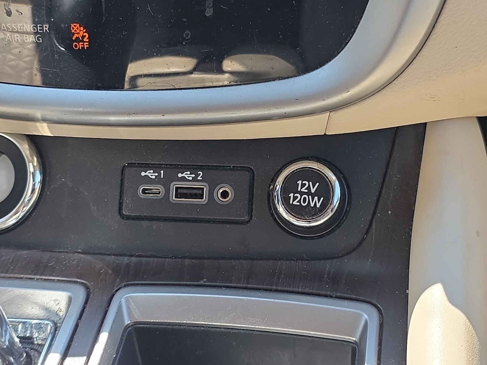 Used 2022 Brown Nissan Platinum image 26