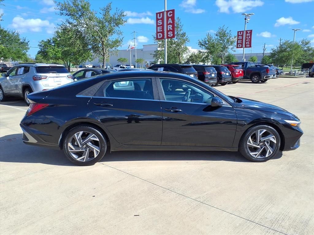 2025 Hyundai Elantra SEL Convenience Black at DeMontrond Gulf Freeway
