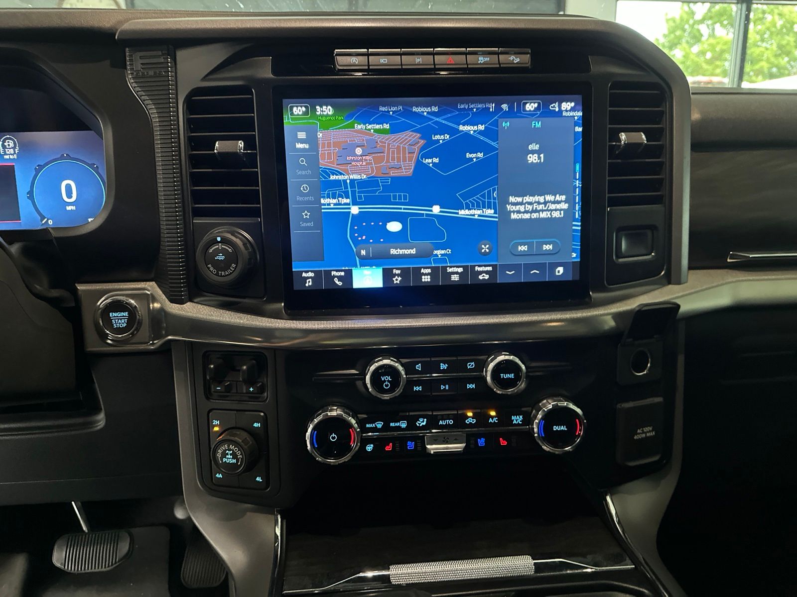 Used 2024 Star White Ford Lariat image 4