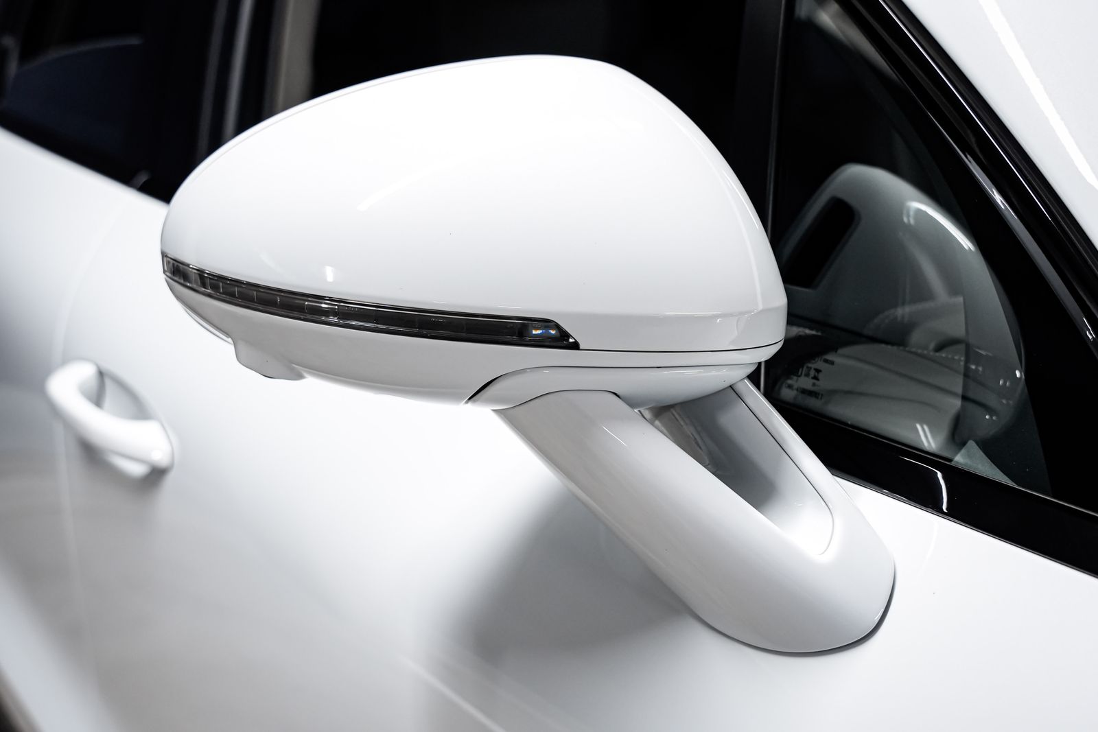 2024 Porsche Macan S — photo 47
