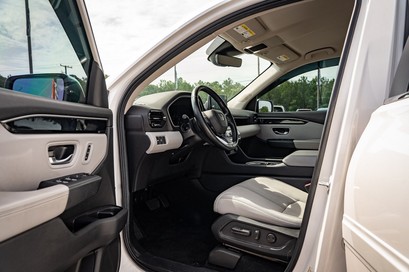 Used 2025 Honda Pilot SUV