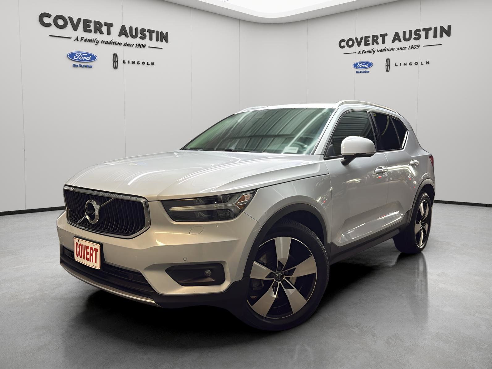 Used Car 2022 Volvo Xc40  Momentum For Sale Under $30,000 In Austin, Texas