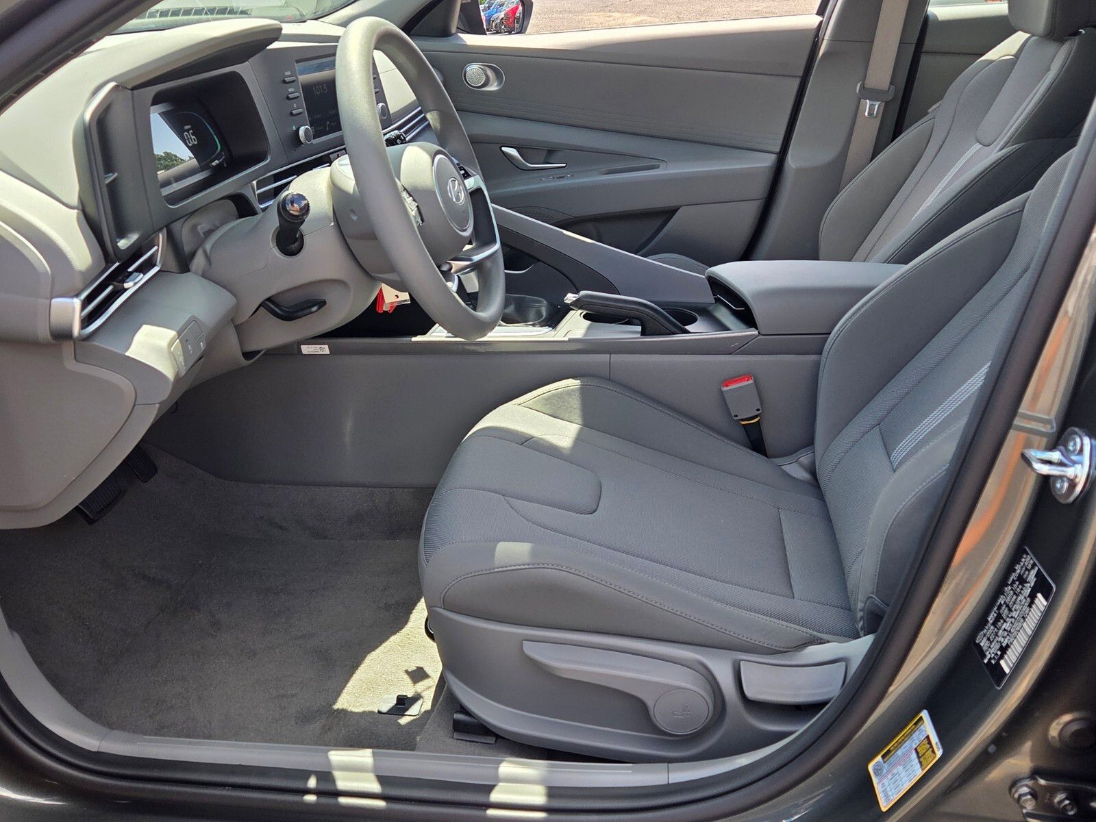 New 2026 Gray HYUNDAI SE image 5