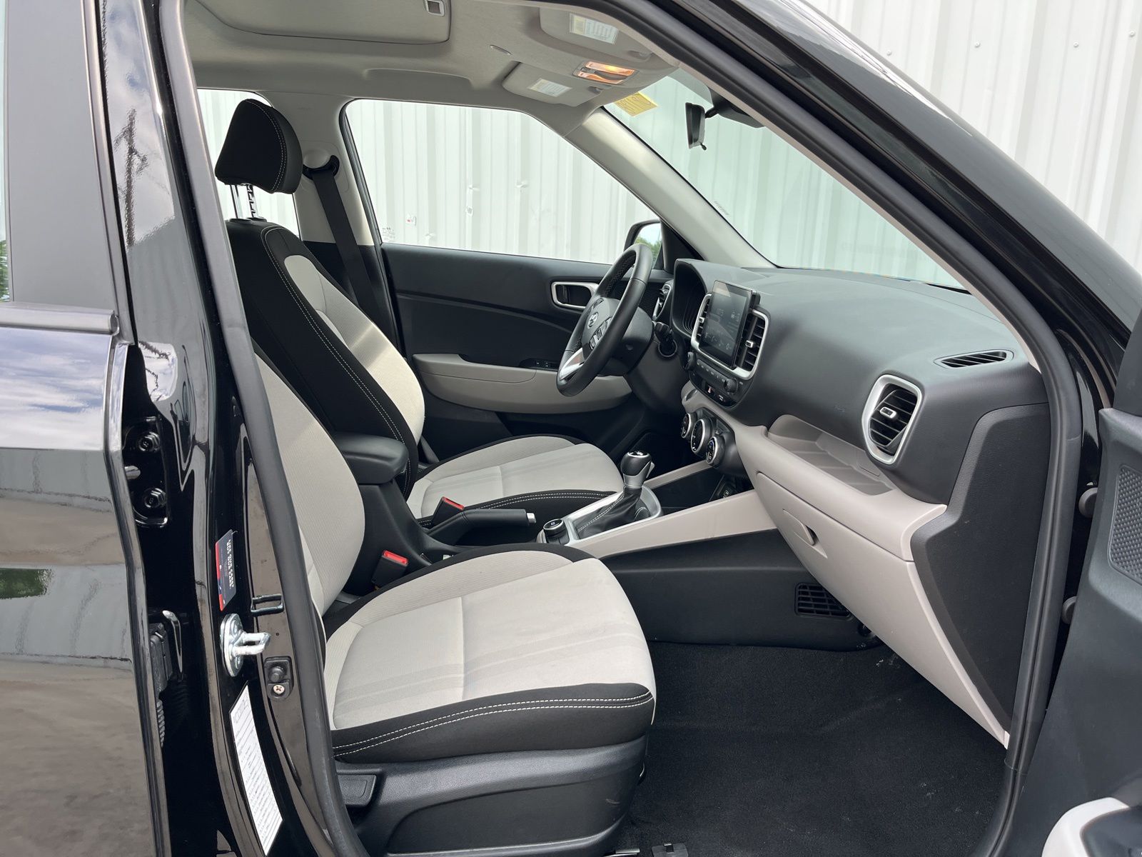 Used Car 2025 Hyundai Venue  Sel For Sale Under $20,000 In Austin, Texas