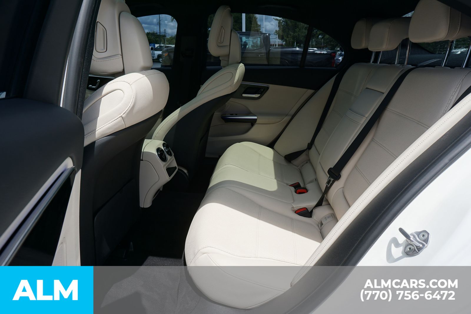Used 2023  Mercedes-Benz C 300 image 22