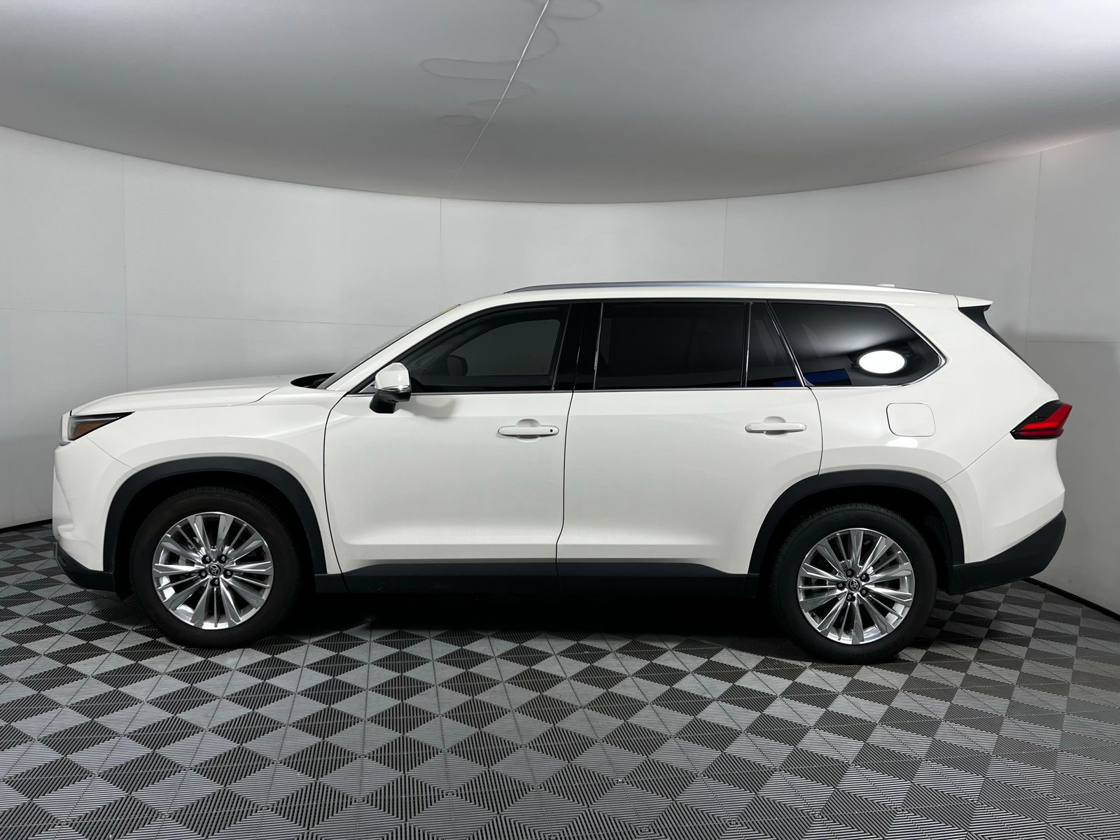 2024 Toyota Grand Highlander Platinum 8