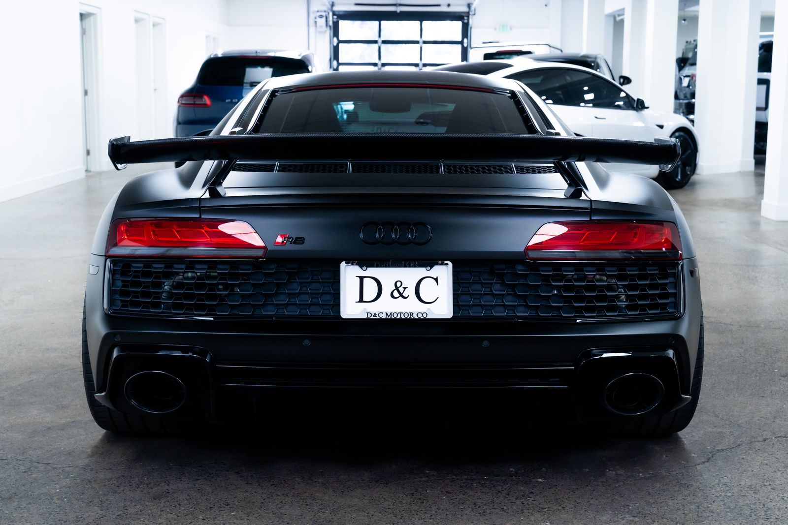 View vehicle photo 7