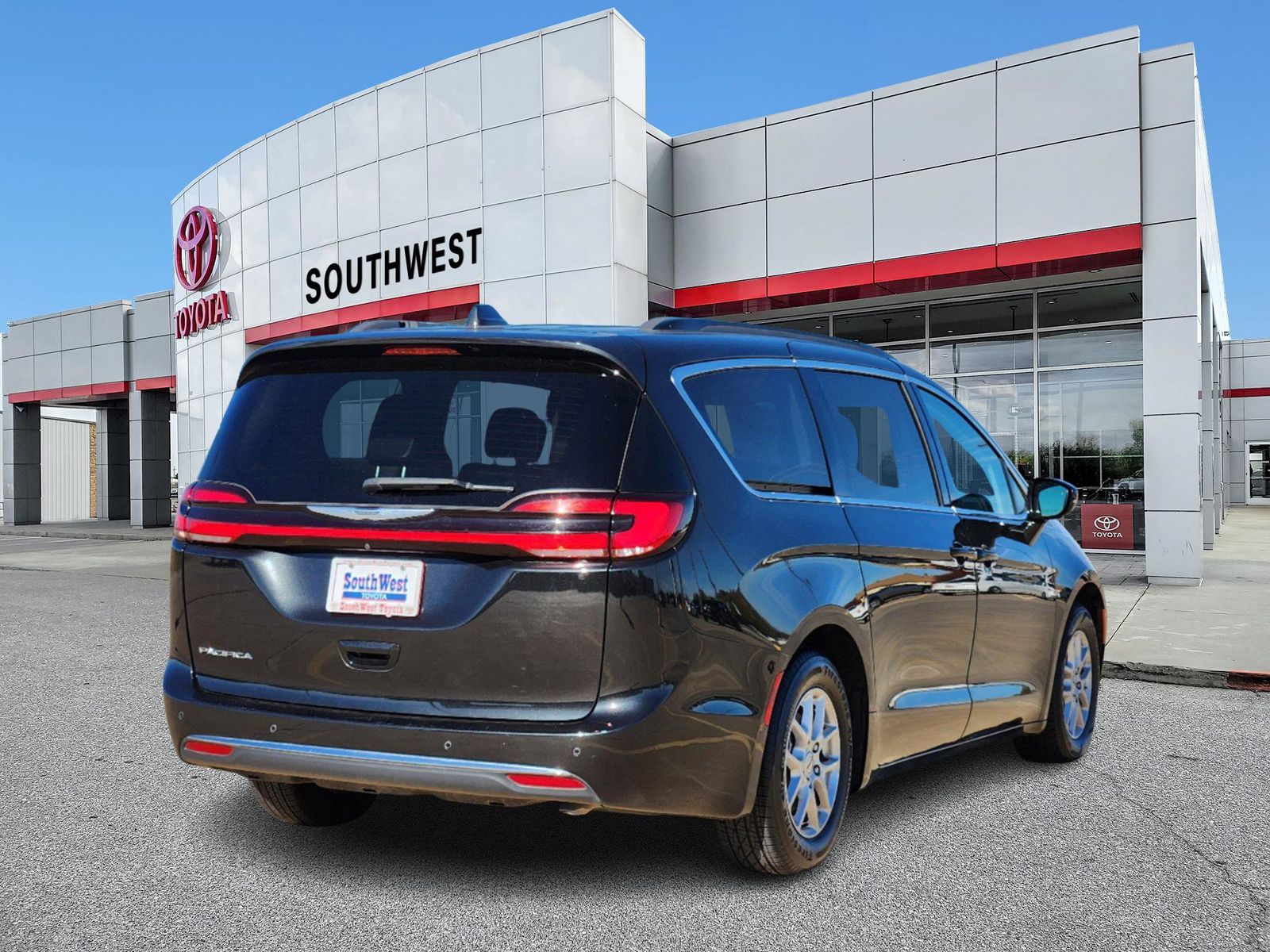 2022 Chrysler Pacifica Touring L 5