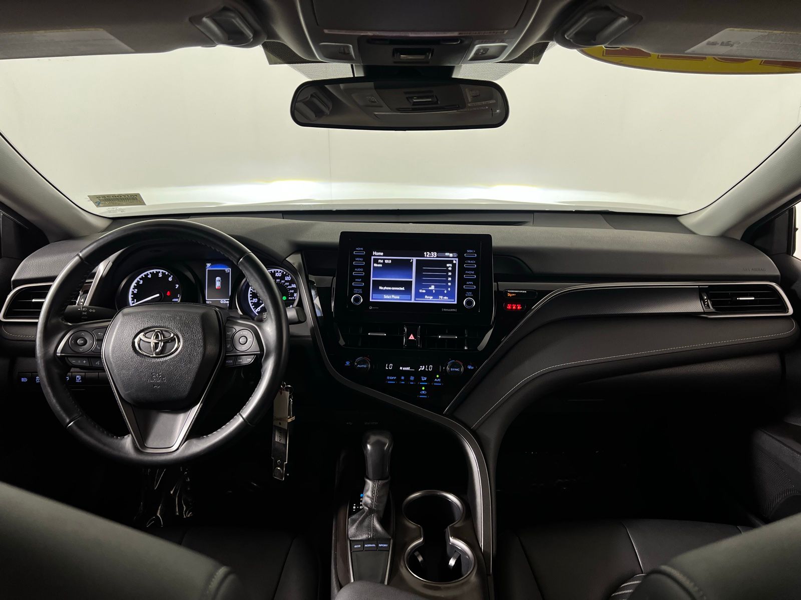 2024 Toyota Camry SE 23